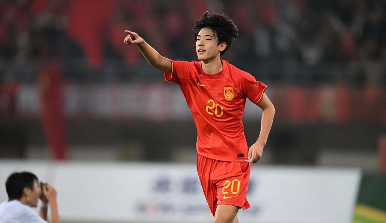 世界杯官方直播平台-大连英博在3月4日官宣多人离队，三位冲超主力领衔，引发热议