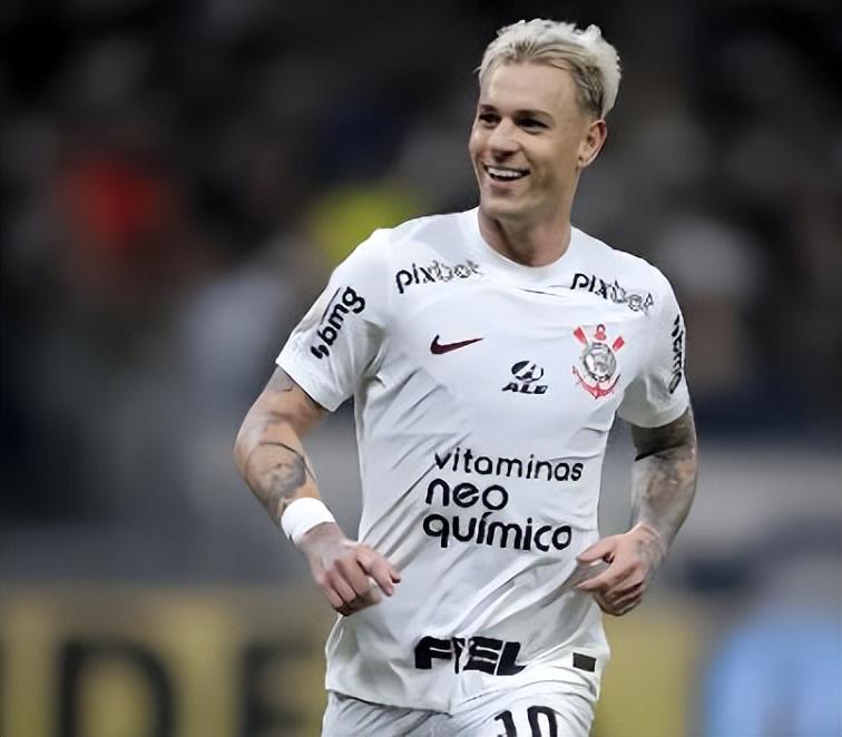 世界杯官方直播平台-鲁能主场踢辽宁铁人首发预测！王大雷携手高准翼出战，克雷桑领衔