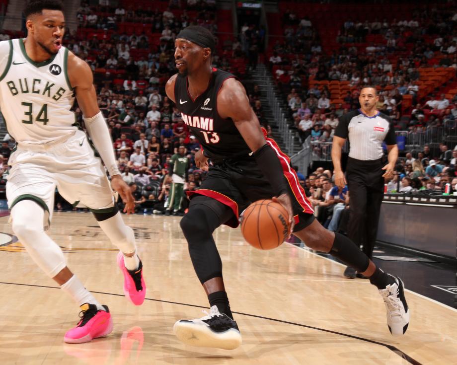 世界杯客户端更新下载-阿德巴约21+8字母哥31分 热火主场力克雄鹿7连胜